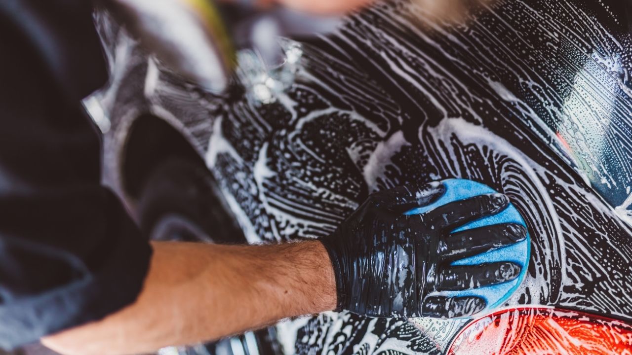 Dlaczego warto postawić na kompleksowy auto detailing, a nie tylko mycie Dlaczego warto postawić na kompleksowy auto detailing, a nie tylko mycie?