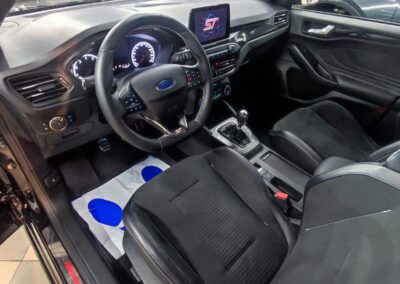 Ford Focus ST detailing