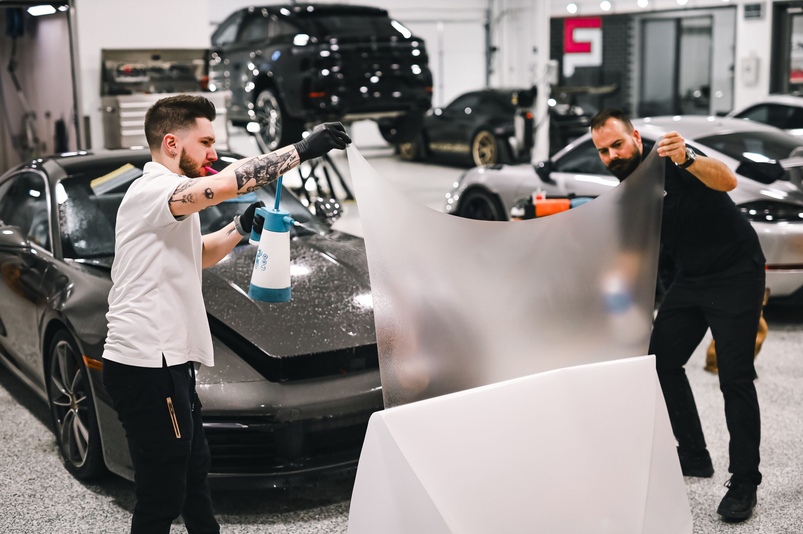 pexels-wavyvisuals-377312923-20051463 Nowe vs. używane auto – jakie zabiegi detailingowe pomogą? | Car Wellness